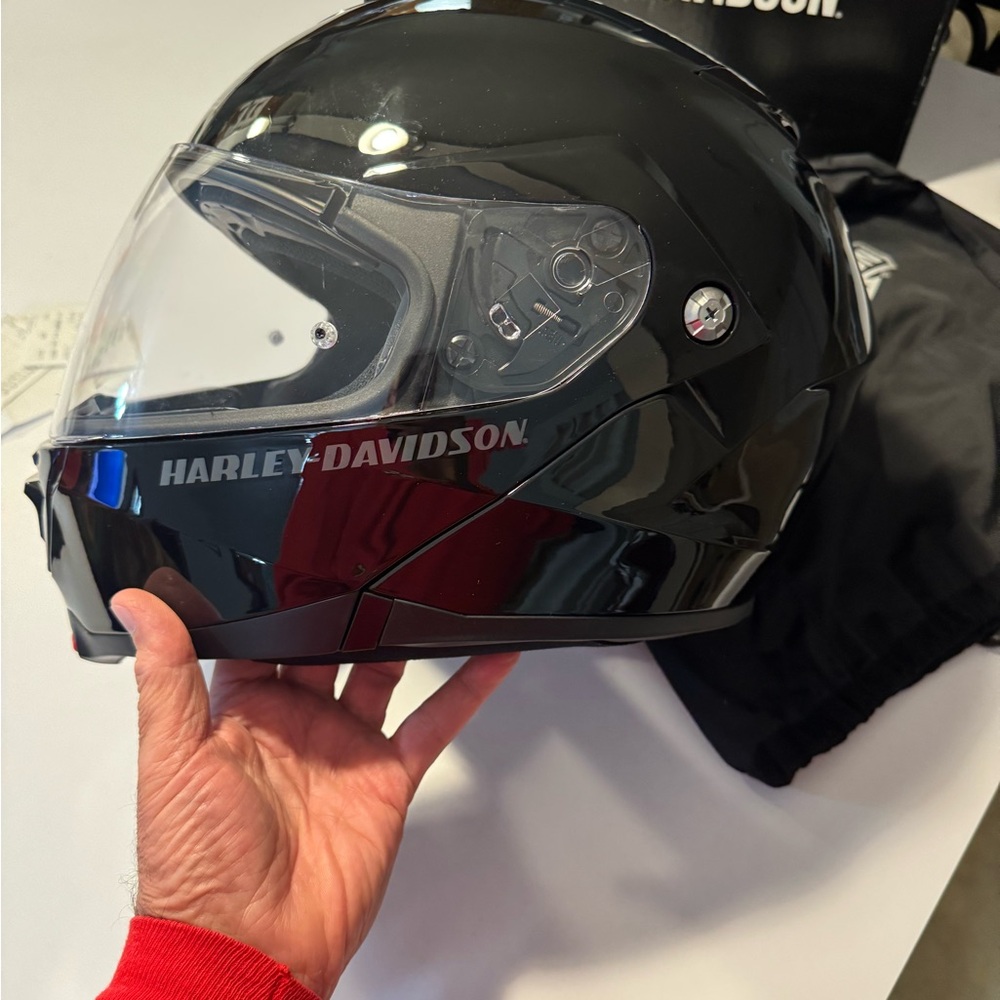 NWT Nice never worn Harley Davidson Modular Motorcycle Helmet.